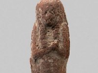 Aeg T 50  Aeg T 50, Dritte Zwischenzeit, Uschebti, Roter Ton, H 7,1 cm, B 2,2 cm, T 1,8 cm : Bestandskatalog Ägypten, Museumsfoto: Claus Cordes